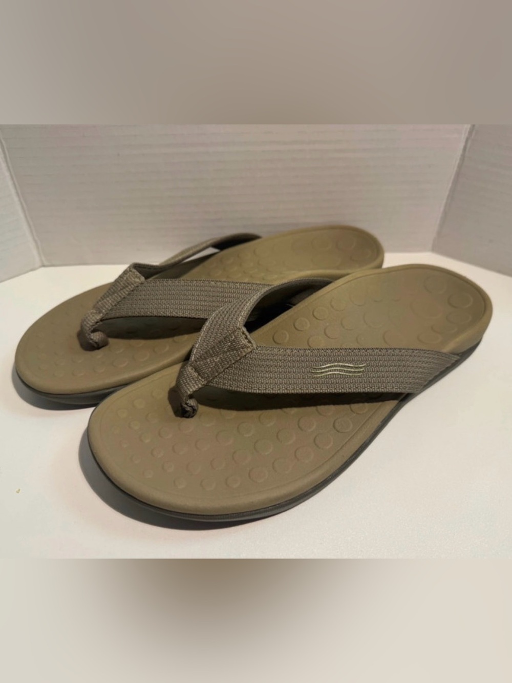 Vionic flip flop - Picture 2 of 4